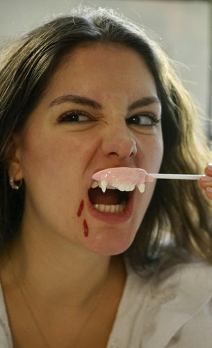 Dracula Fang Lollipops 6 Pieces